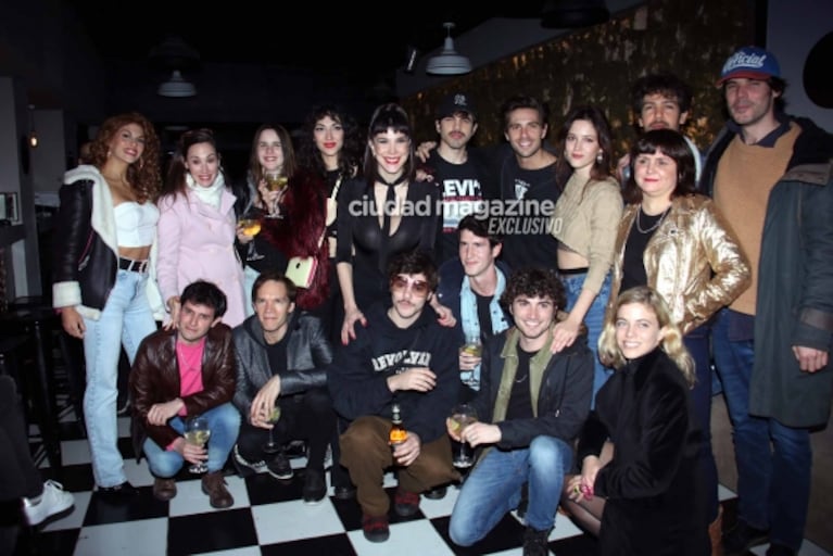 Las fotos del elenco de ATAV 2 a puro festejo y diversión por las grabaciones de la tira