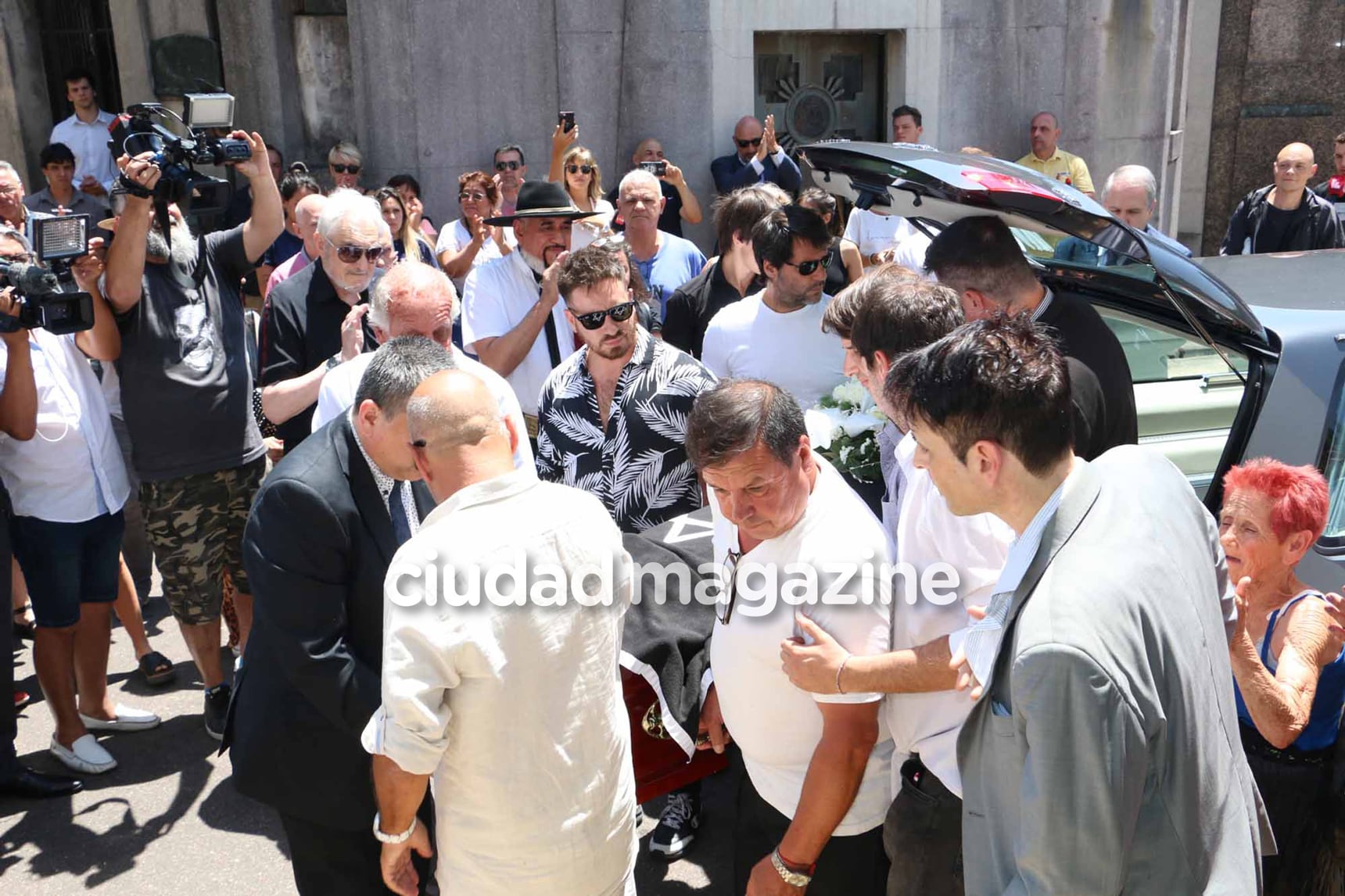 Las fotos del entierro de Santiago Bal en el panteón de actores de la Chacarita. (Foto: Movilpress)