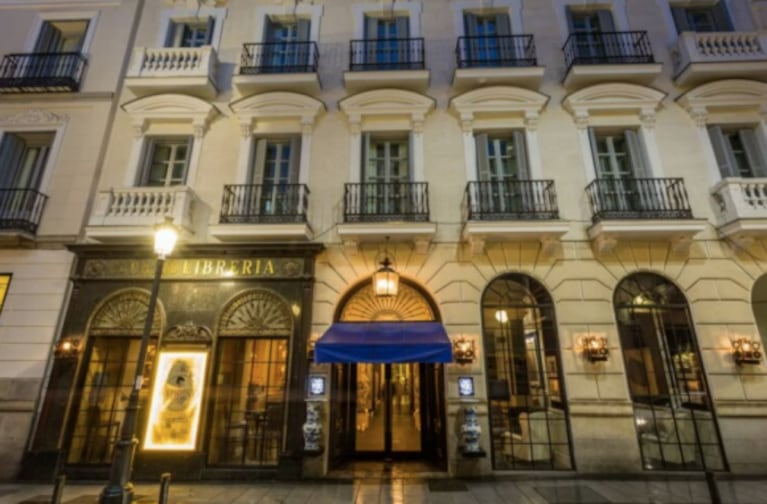 Las fotos del hotel en el que Jey Mammon se hospeda en Madrid: "No es el mejor lugar"