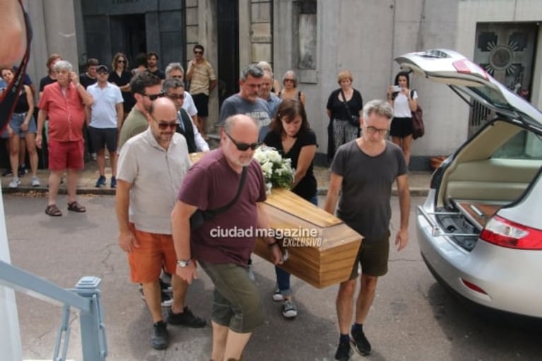 Las fotos del último adiós a María Onetto: los famosos la despidieron con dolor 