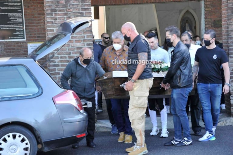 Las fotos del último adiós de Luis Ventura a su hermano mayor junto a su familia y amigos