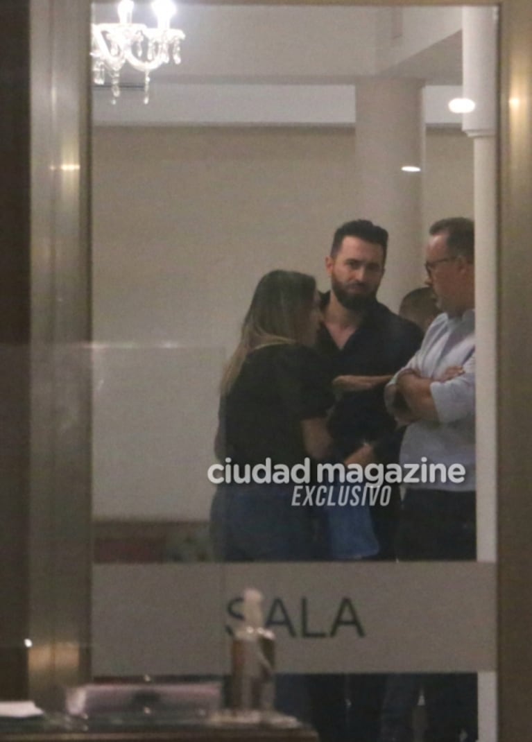 Las fotos del velorio de Gustavo Martínez: asistieron Thomas Fort y Karina Antoniale, ex de Eduardo Fort