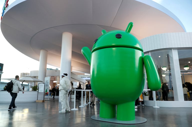 Las funciones de inteligencia artificial de Android 15 están diseñadas para proteger la privacidad de los usuarios y mantener segura su información personal.
