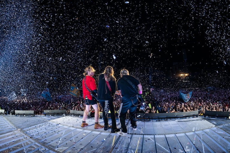 Las mejores fotos de Airbag en Vélez: más de 120.000 fans en tres estadios agotados