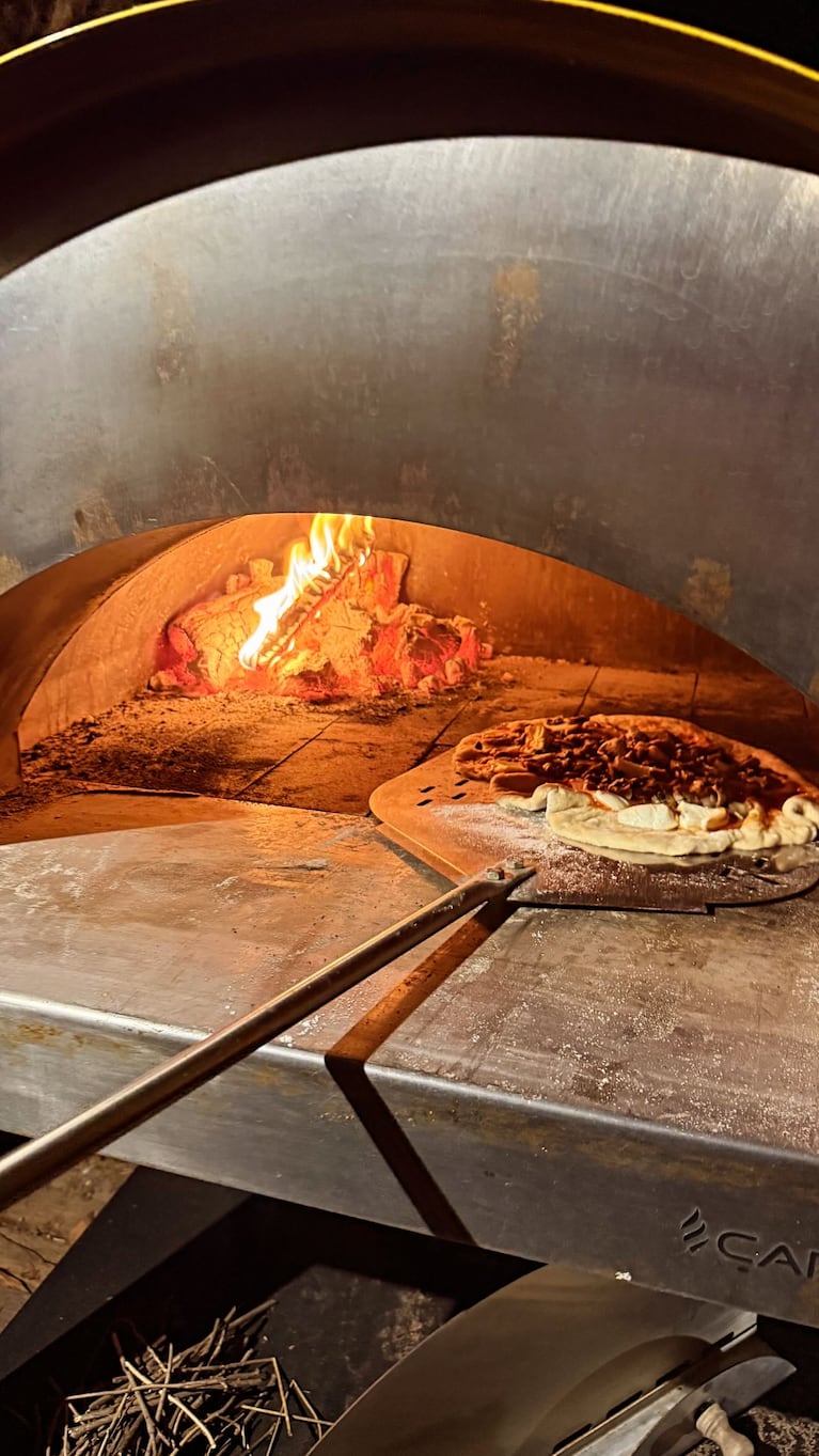 Las pizzas al horno de barro de Eugenia "la China" Suárez