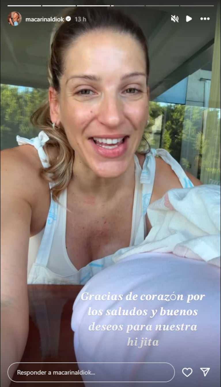 Las primeras fotos de Macarena Rinaldi con su hija recién nacida en su casa