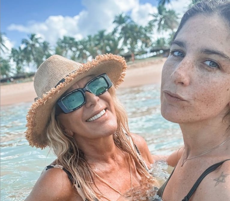 Las soñadas vacaciones de Juana Repetto y Reina Reech en Brasil