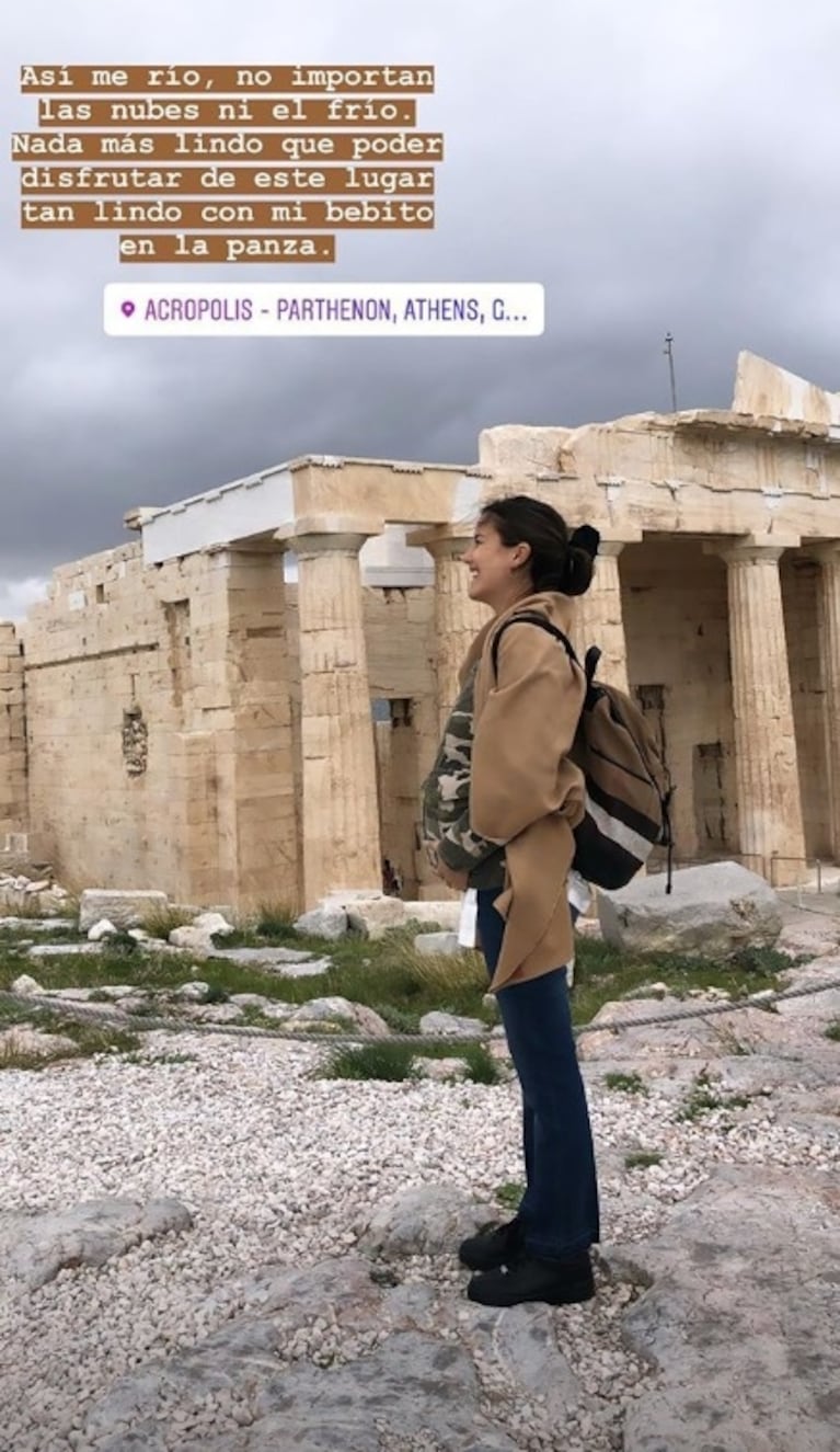 Las tiernas fotos de Luli Fernández luciendo su pancita de 6 meses en Grecia junto a su marido