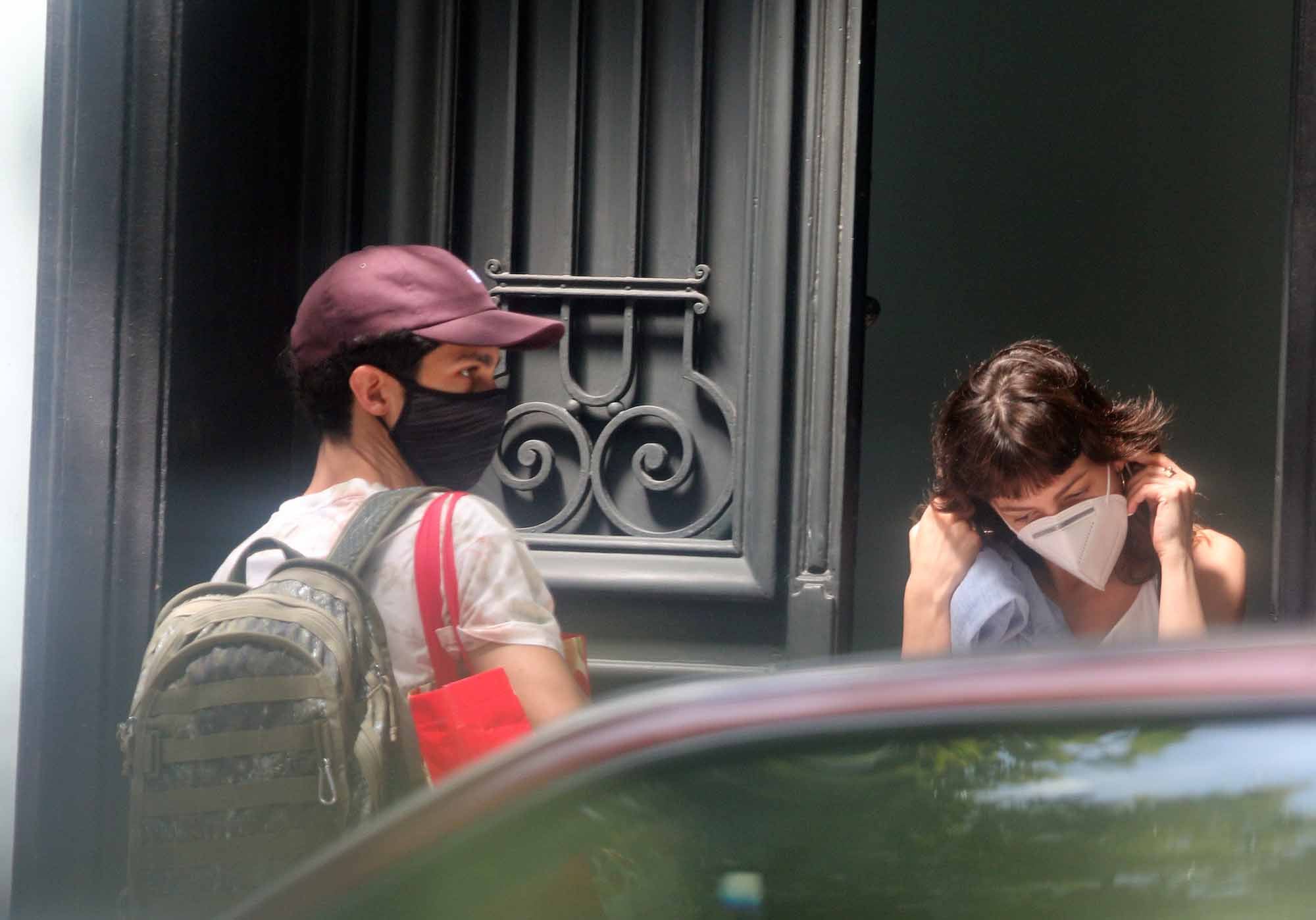 Las vacaciones del Chino Darín y Ursula Corberó, en Buenos Aires. (Foto: Movilpress)