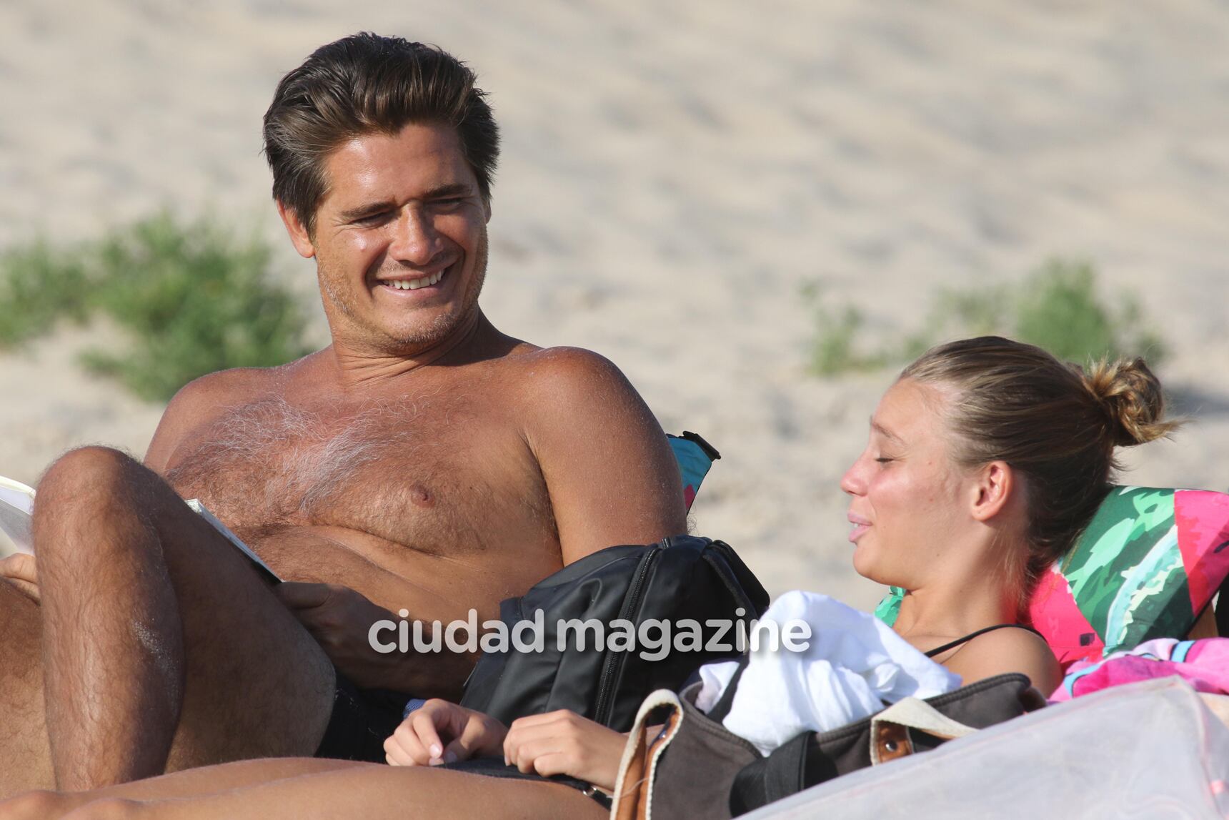 Las vacaciones en familia de Guillermo Andino, en las playas de Punta del Este. (Foto: GM Press)