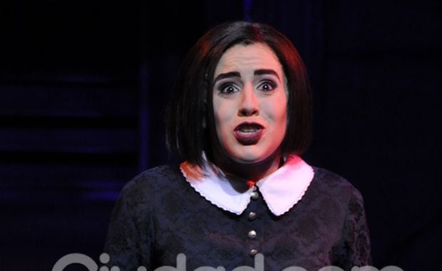 Laura Esquivel, irreconocible en Los Locos Addams (Foto: Jennifer Rubio). 