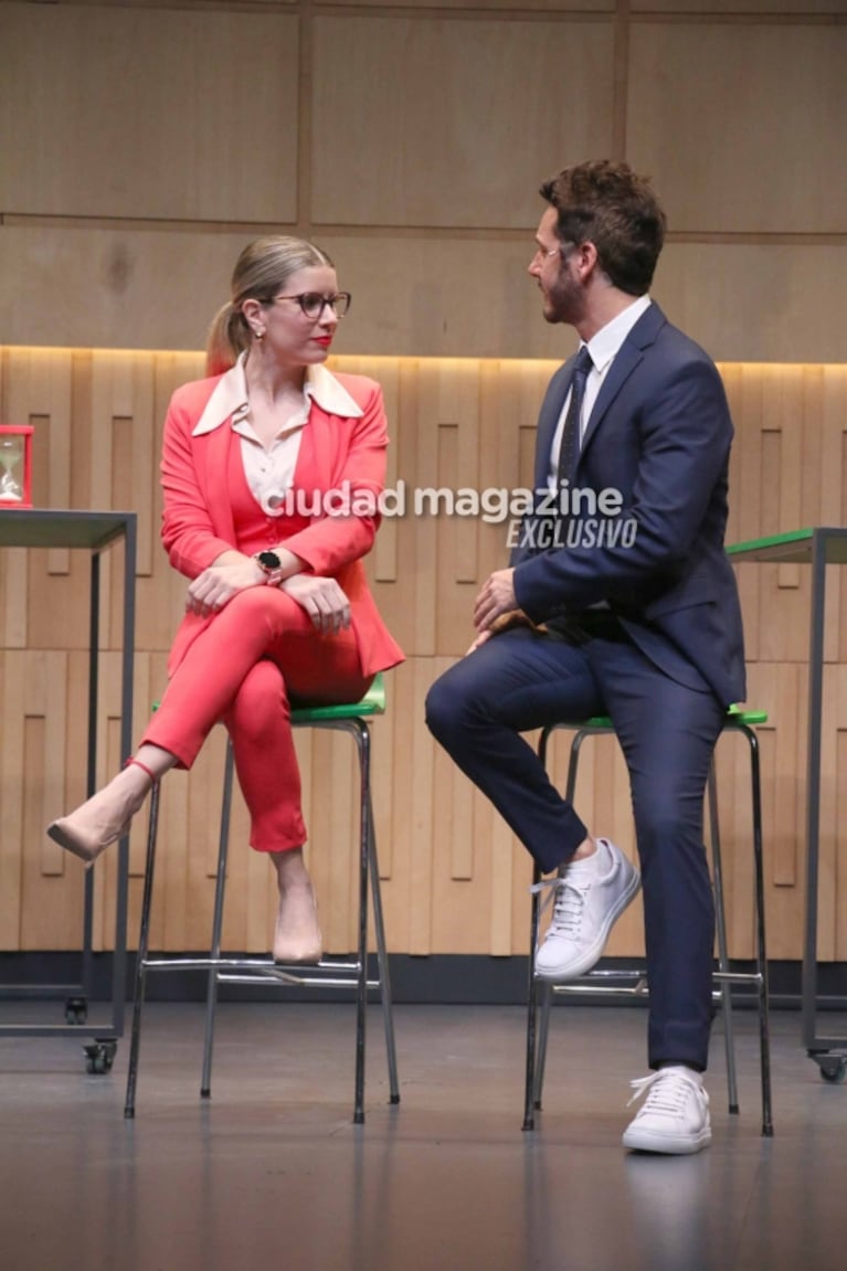 Laurita Fernández y Benjamín Vicuña, juntos en el escenario: las fotos a pura complicidad 