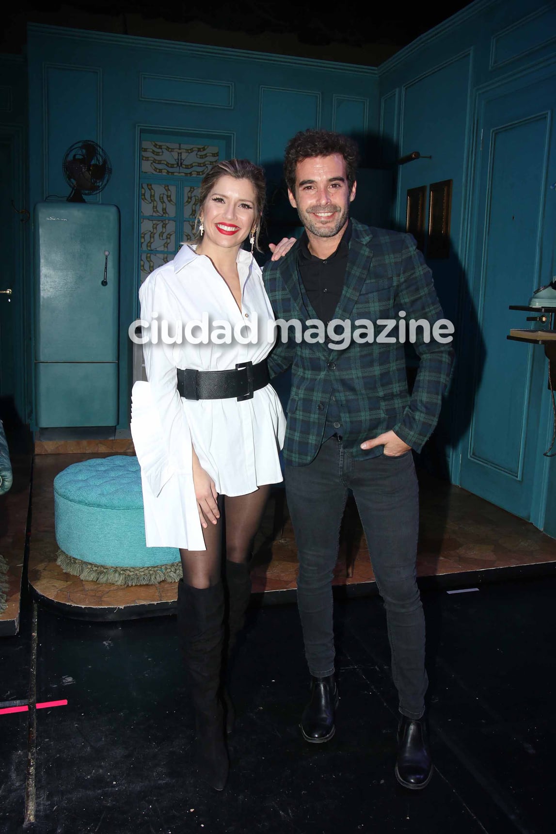 Laurita Fernández y NIcolás Cabré en el estreno de Departamento de Soltero. (Foto: Movilpress)