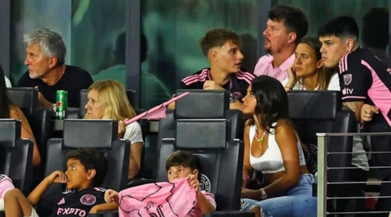 Leo Messi corrió para festejar con Antonela Roccuzzo y sus hijos su primer gol en el Inter Miami: el video 