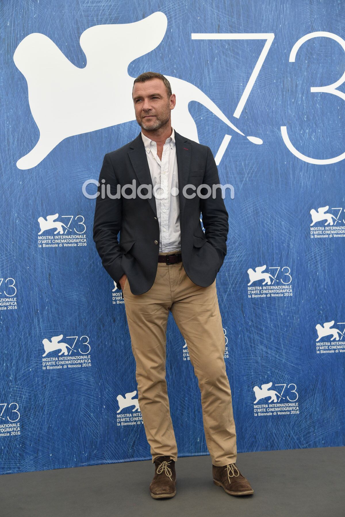 Liev Schreiber en el Festival de Venecia. (Fotos: AFP)