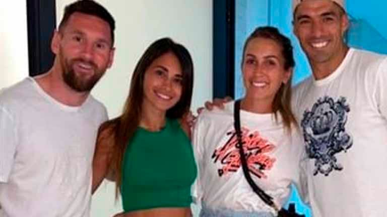 Lionel Messi y Antonela Roccuzzo pasan con Luis Suárez la Navidad en Rosario