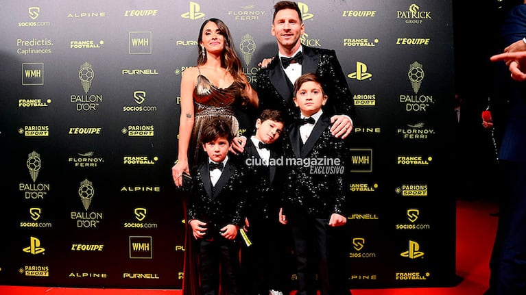 Lionel Messi y Antonela Roccuzzo y impactaron en la alfombra roja del Balón de Oro 2021