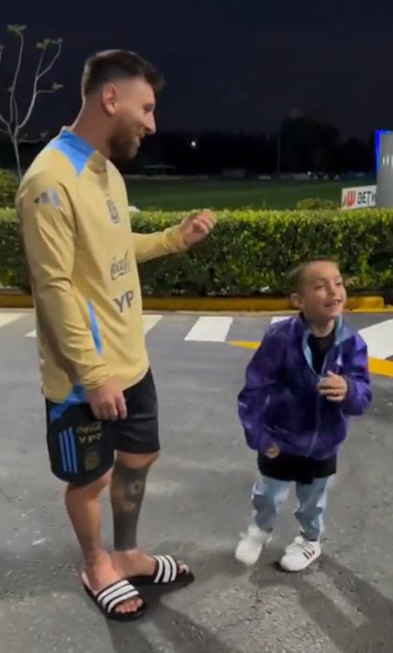 Lionel reaccionó al bailecito de su pequeño fan.