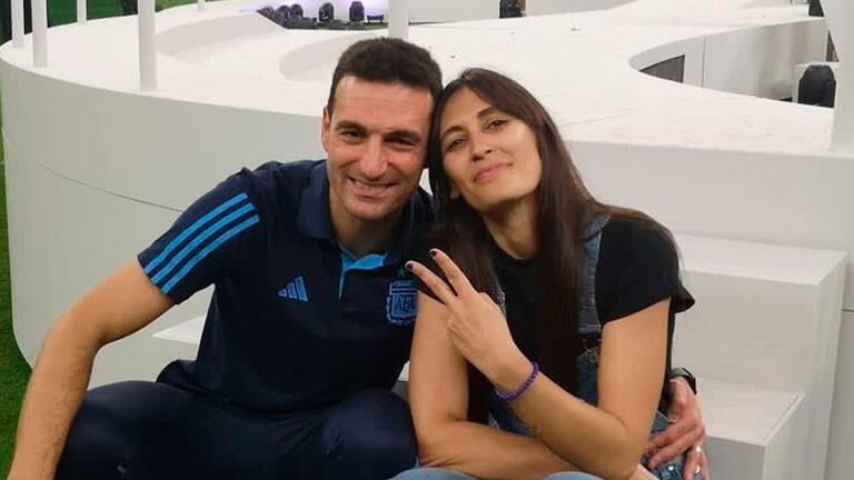 Lionel Scaloni reveló cómo empezó el amor con su mujer: Me pasé 4 meses buscando su teléfono