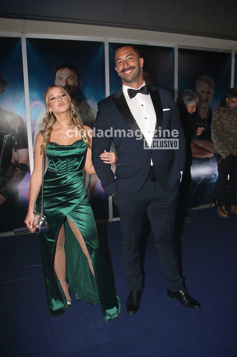 Lisandro Navarro y Zoe Bogach en la alfombra azul de Gran Hermano (Foto: Movilpress)