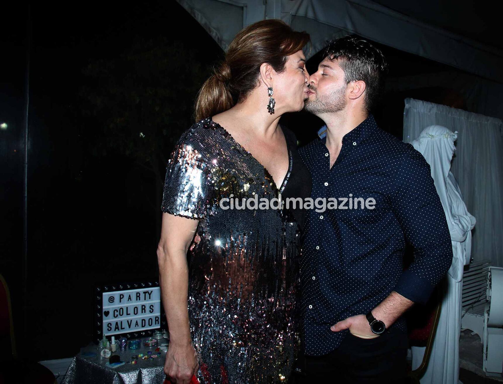 Lizy Tagliani y Leo Alturria en el cumpleaños de Salvador Uriel. (Foto: Movilpress)