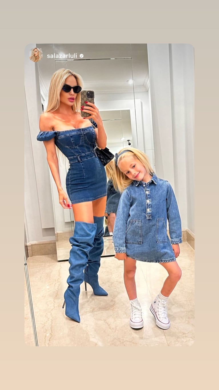 Look total denim: Luciana y Matilda Salazar se vistieron igual para ir a tomar el té