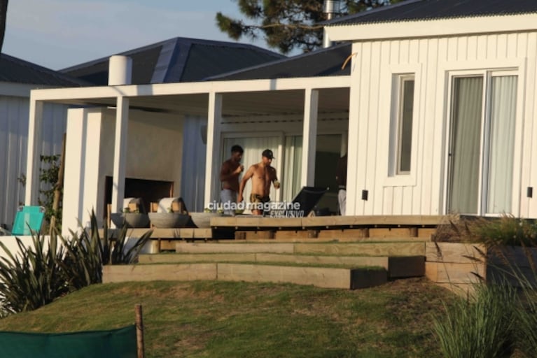 Los días del Kun Agüero en Punta del Este tras retirarse del fútbol: relax, sol y amigos