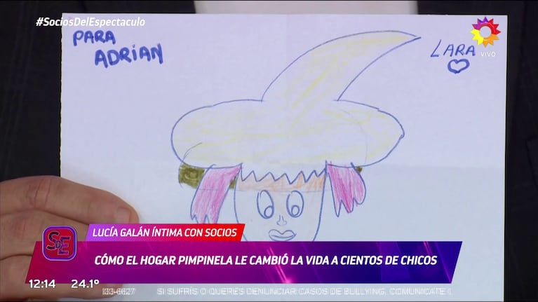 Los dibujos que los niños del Hogar Pimpinela le hicieron a Adrián Pallares.