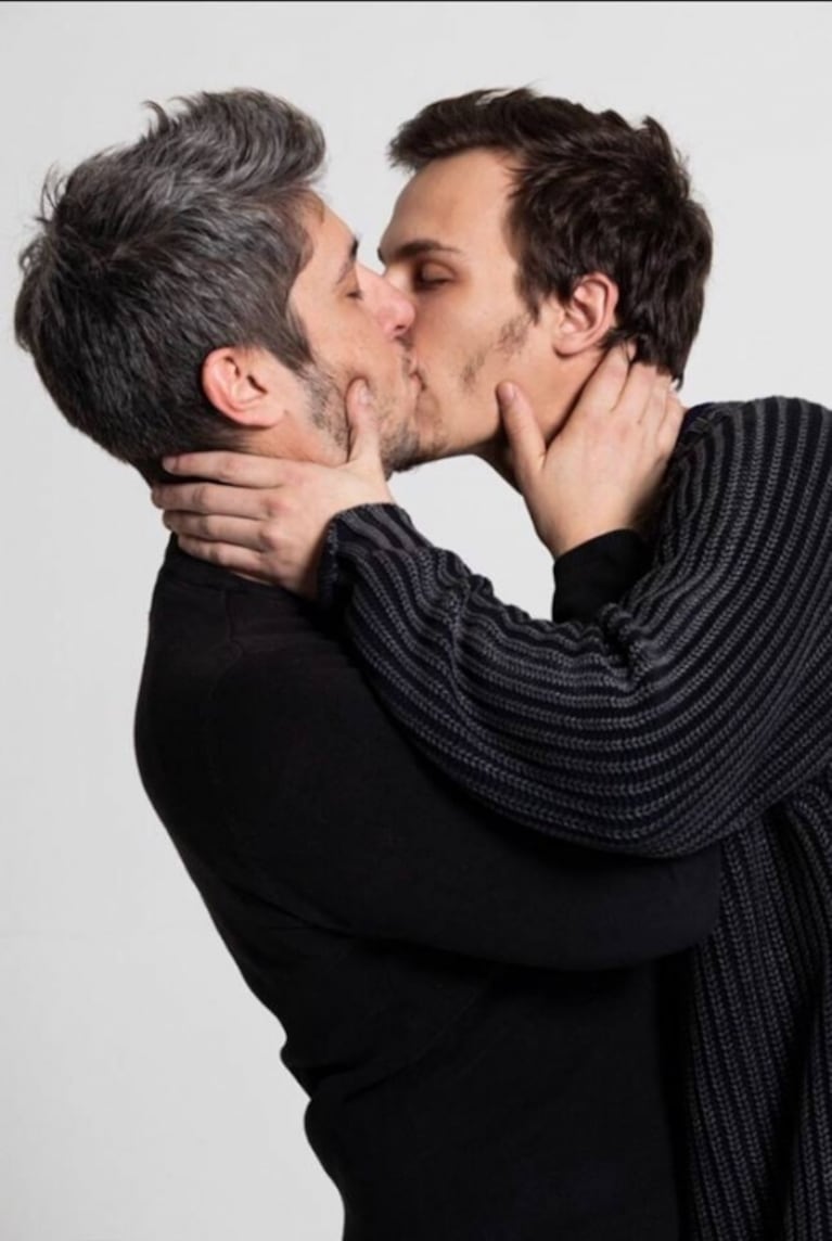 Los famosos celebraron el Día Internacional del Orgullo LGBT: ¡mirá las fotos de sus apasionados besos!