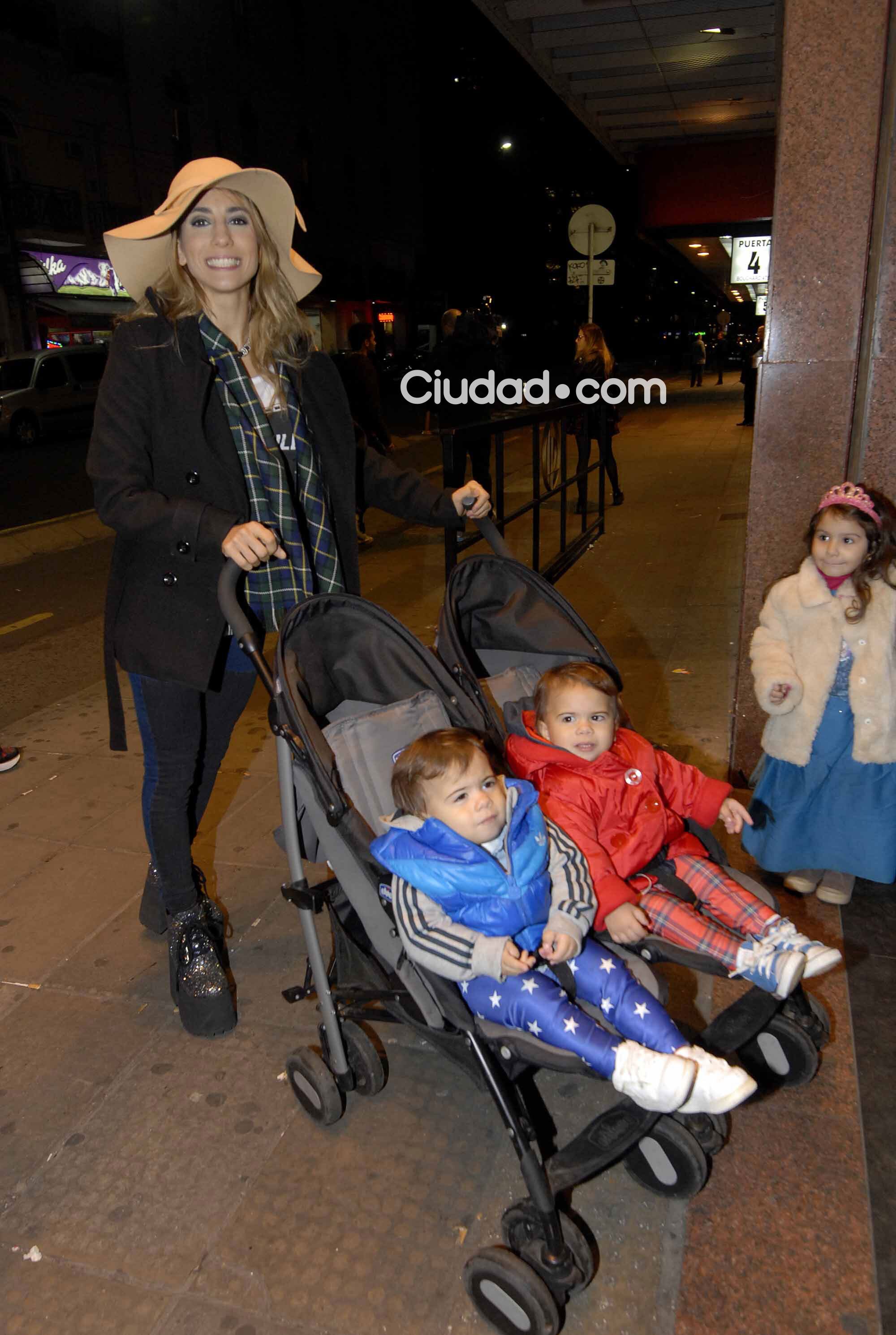 Los famosos disfrutaron junto a sus hijos de Disney On Ice (Foto: Movilpress)