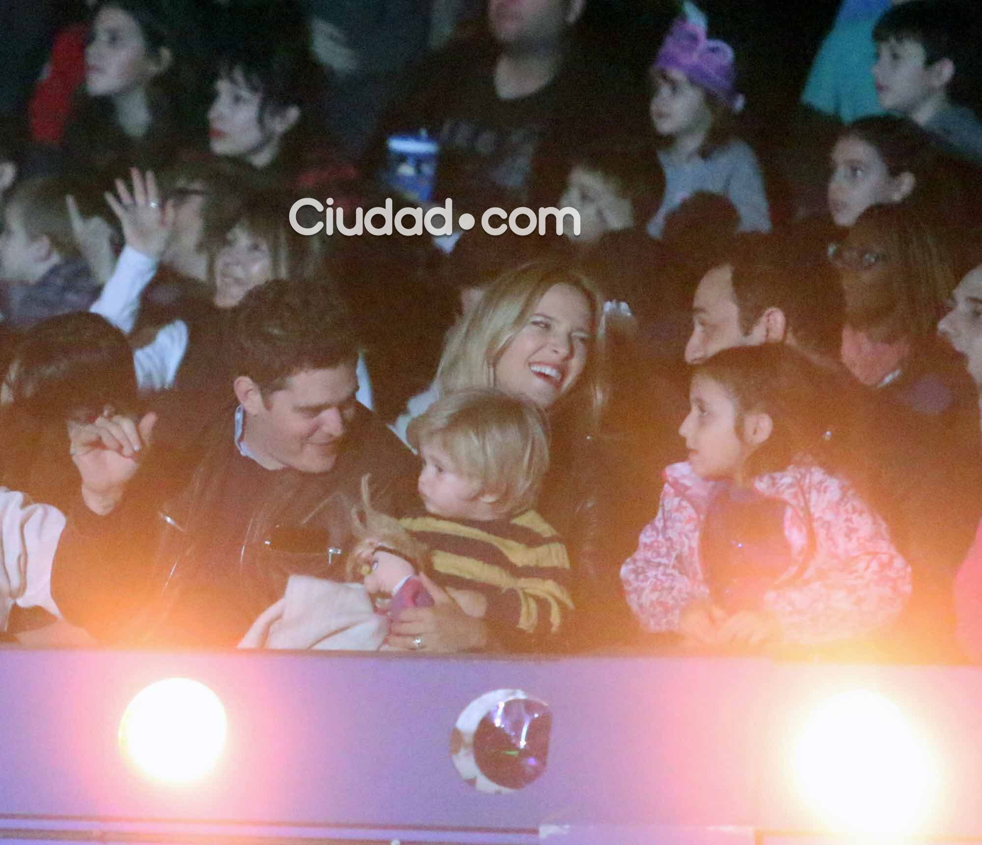 Los famosos disfrutaron junto a sus hijos de Disney On Ice (Foto: Movilpress)