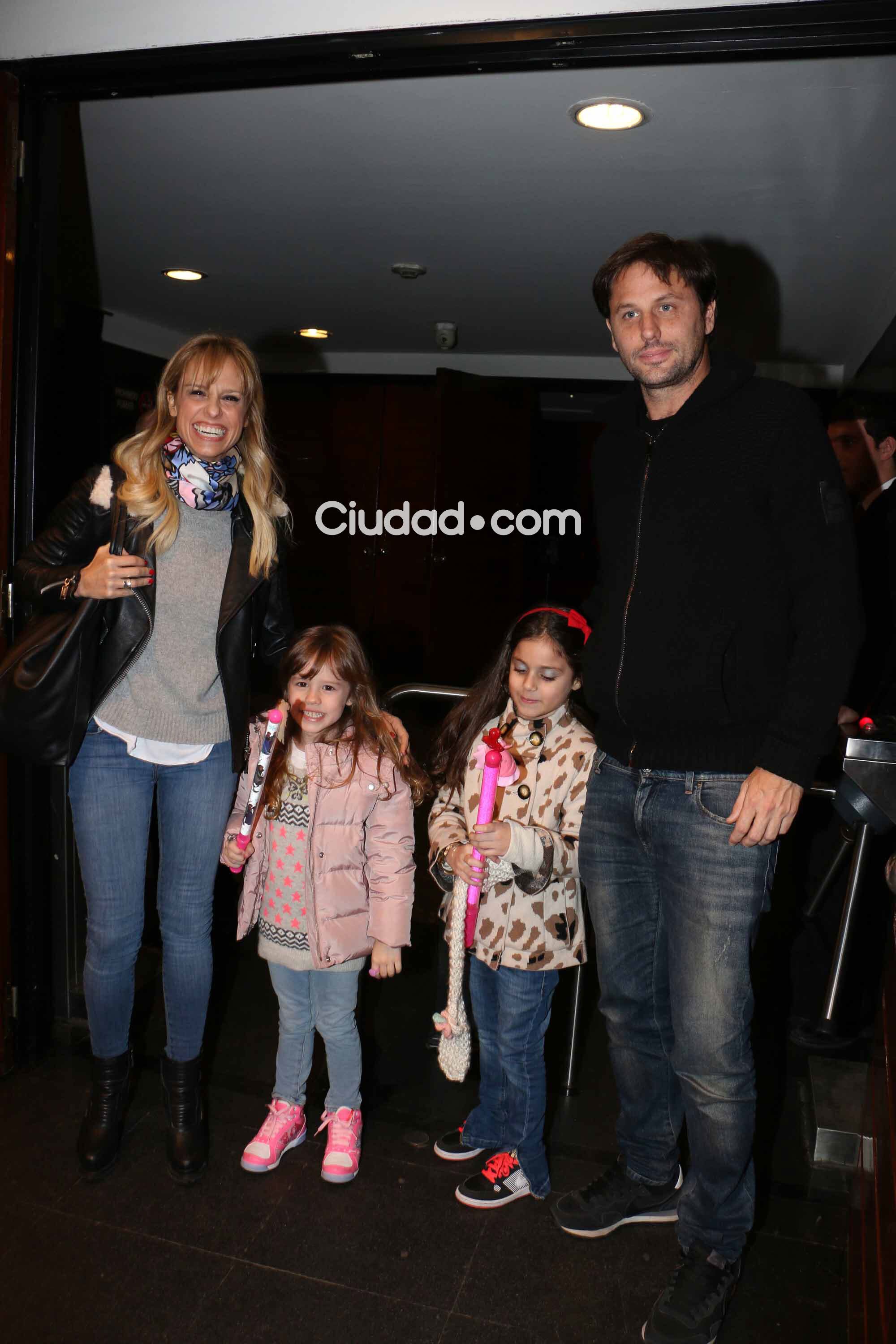 Los famosos disfrutaron junto a sus hijos de Disney On Ice (Foto: Movilpress)