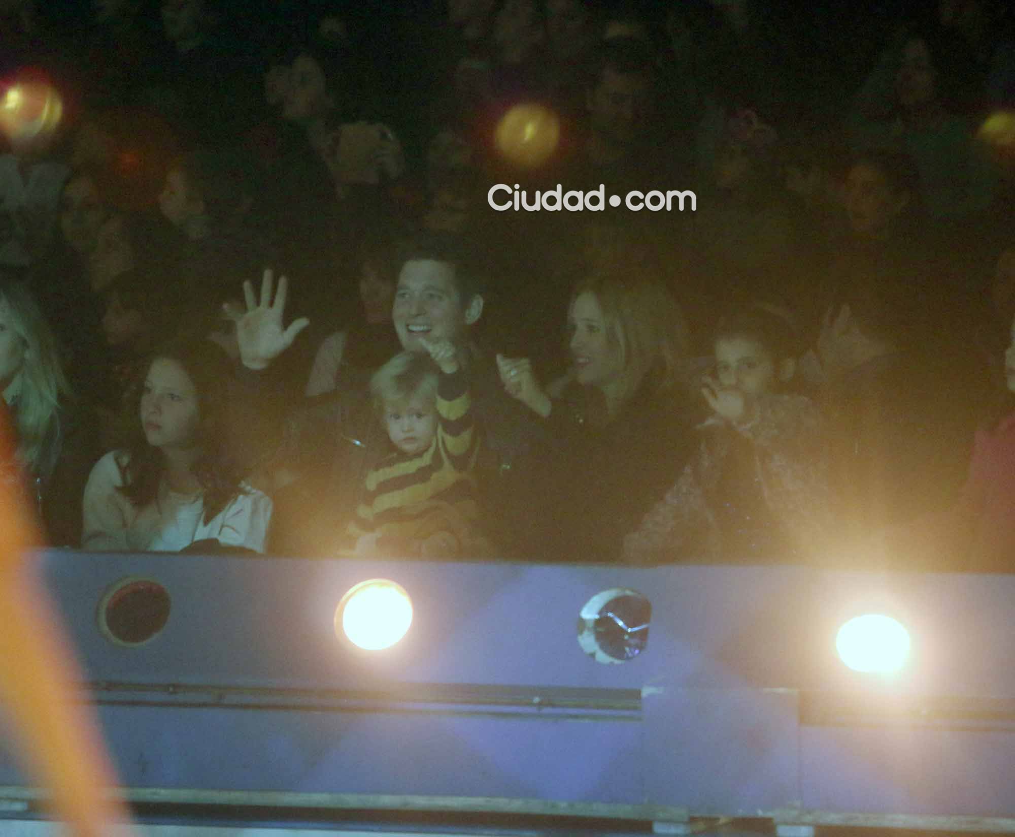 Los famosos disfrutaron junto a sus hijos de Disney On Ice (Foto: Movilpress)