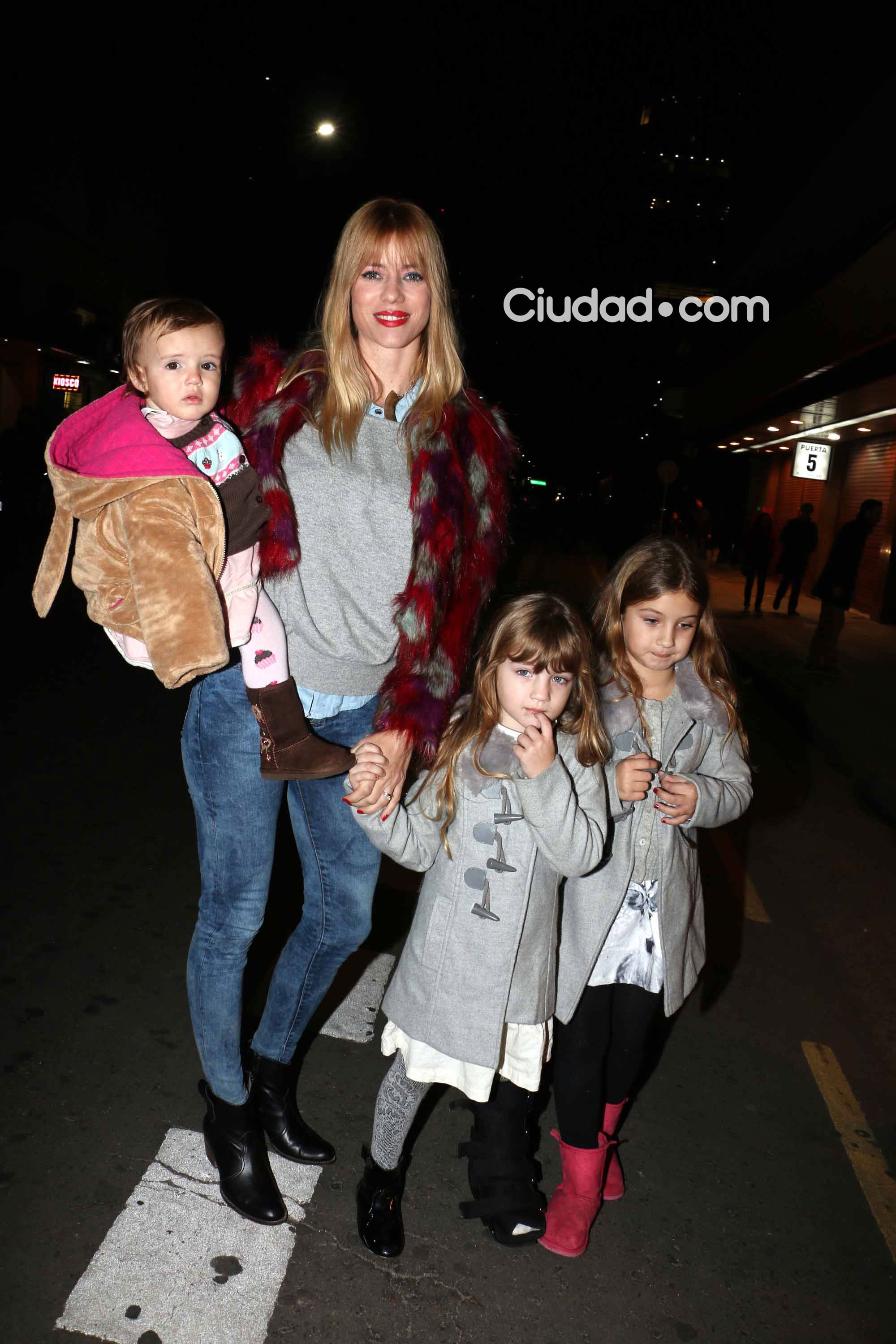 Los famosos disfrutaron junto a sus hijos de Disney On Ice (Foto: Movilpress)