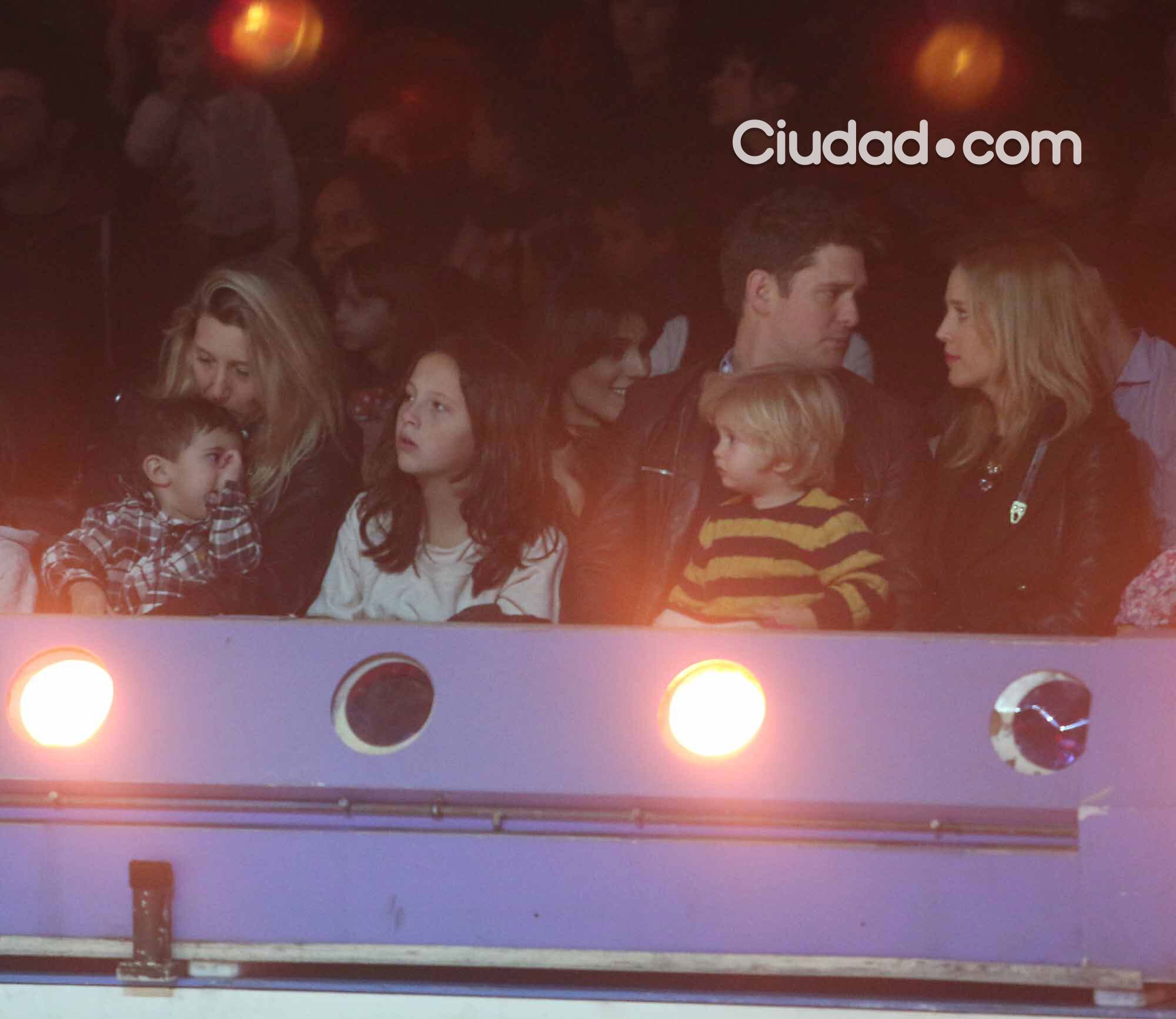 Los famosos disfrutaron junto a sus hijos de Disney On Ice (Foto: Movilpress)