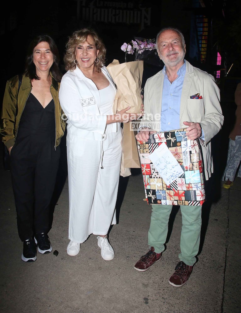 Los famosos en el cumpleaños de Georgina Barbarossa (Foto: Movilpress).