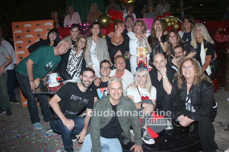 Los famosos en el cumpleaños de Georgina Barbarossa (Foto: Movilpress).