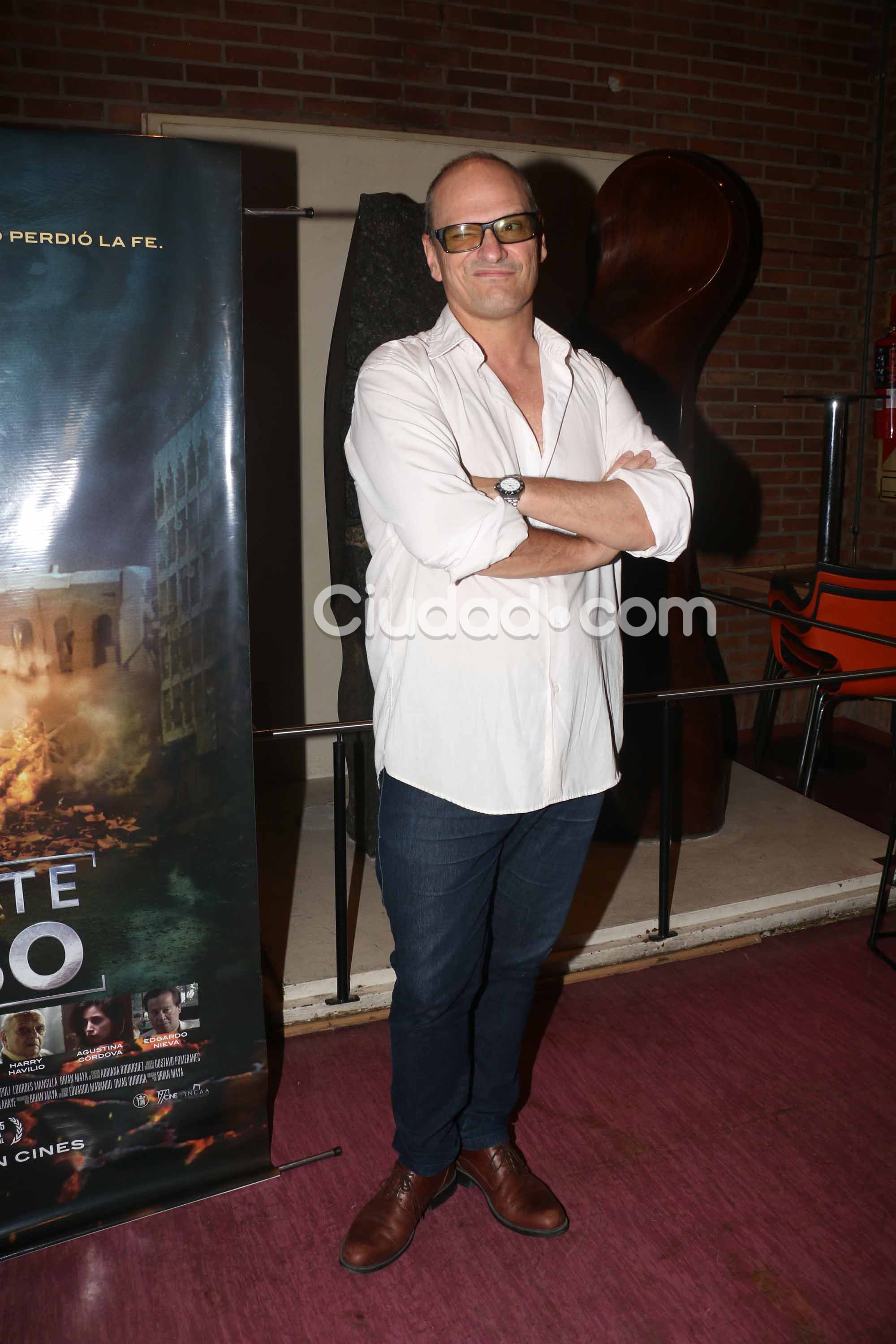 Los famosos en el estreno de El Expediente Santiso (Fotos: Movilpress). 