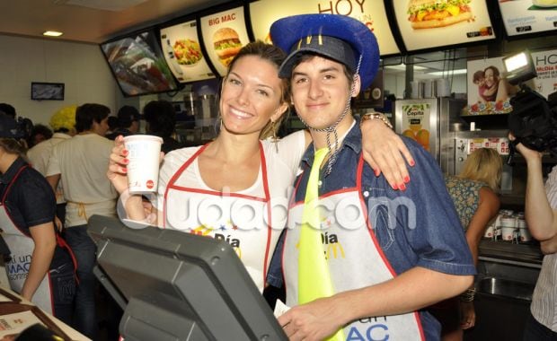 Los famosos en el Mc Día Feliz. (Foto: Jennifer Rubio - Ciudad.com)