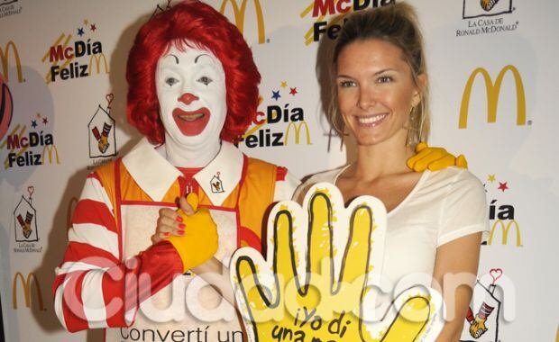 Los famosos en el Mc Día Feliz. (Foto: Jennifer Rubio - Ciudad.com)