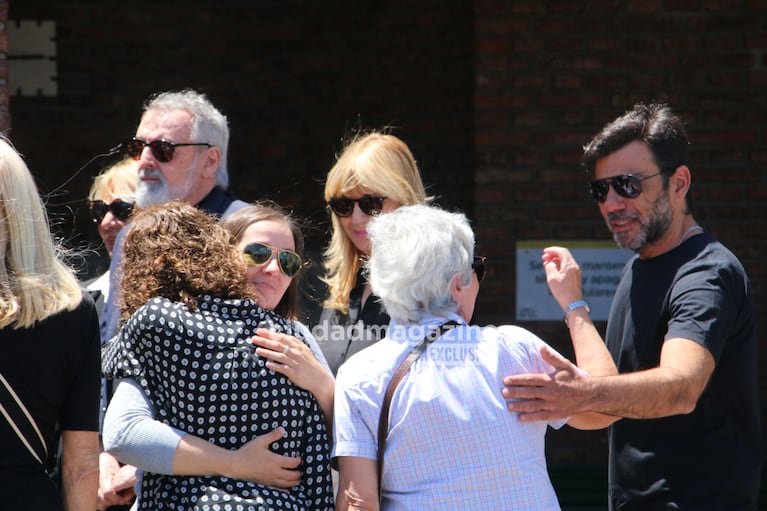 Los famosos en el sepelio de Roberto Giordano (Foto: Movilpress).