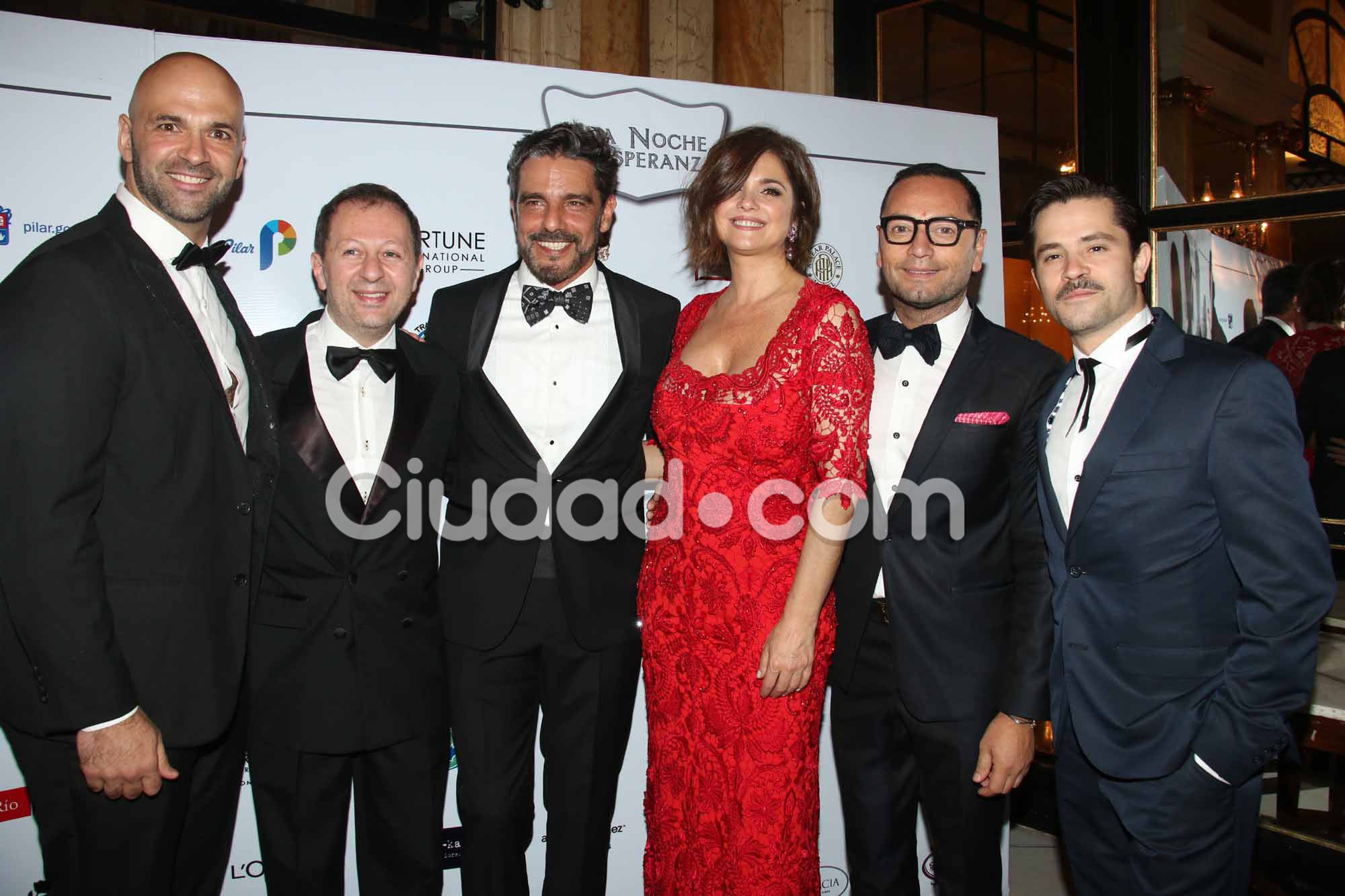 Los famosos en la gala benéfica de Araceli González para Pilares de esperanza. Foto: Movilpress