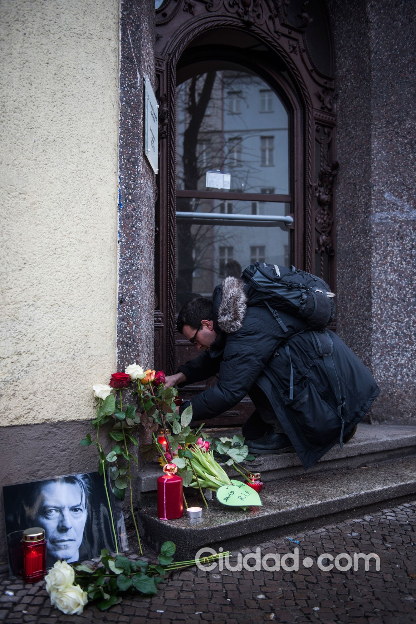 Los fans de David Bowie lloran su muerte (Fotos: AFP). 