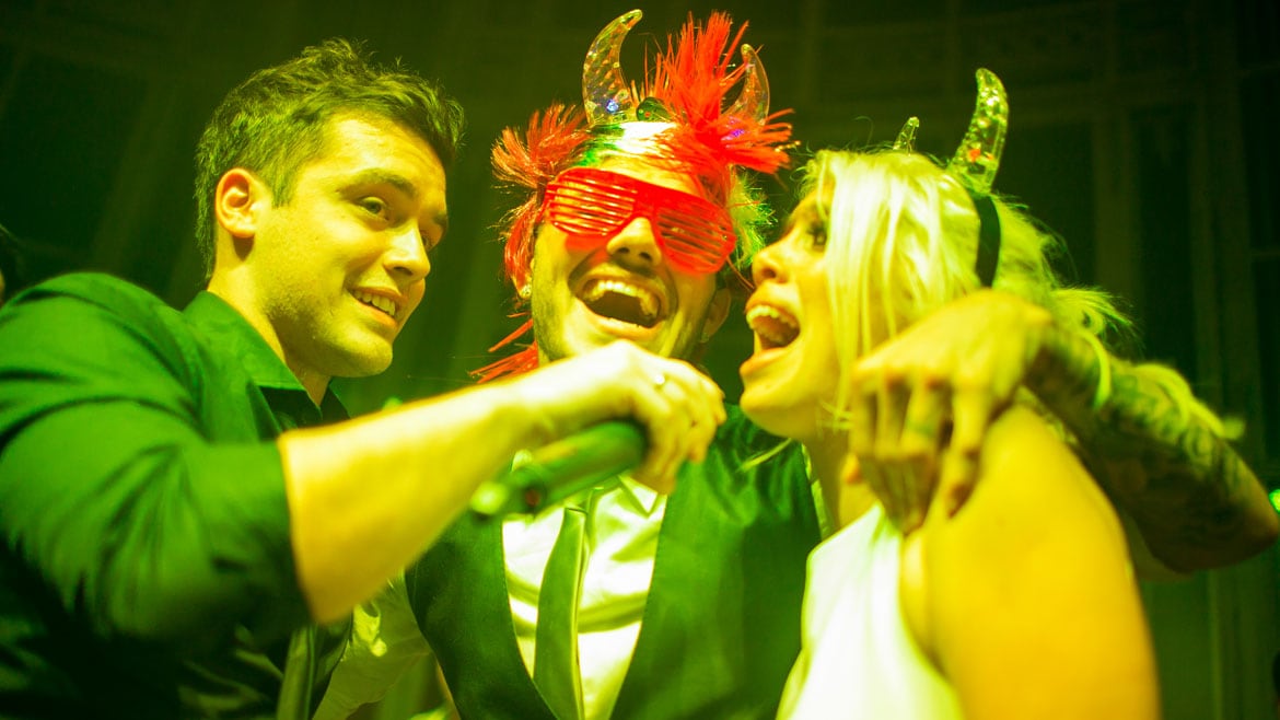 Los novios en el carnaval carioca. (Foto: gentileza Angry Toast - Marcelo D Angelo)