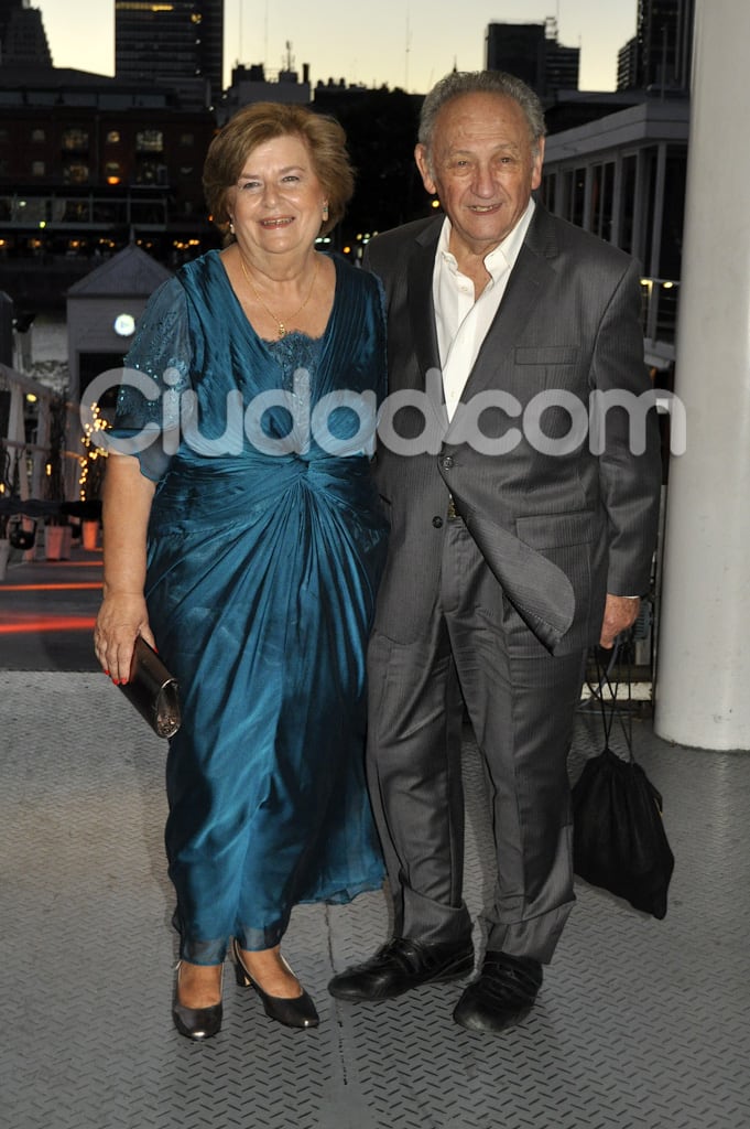 Los padres de Diego Korol ingresando a la fiesta. (Foto: Jennifer Rubio-Ciudad.com)