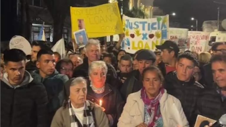 Los padres de Loan, José Peña y María Noguera, estuvieron en la marcha junto a su abogado defensor, Fernando Burlando. (Foto: Radio Sudamericana)