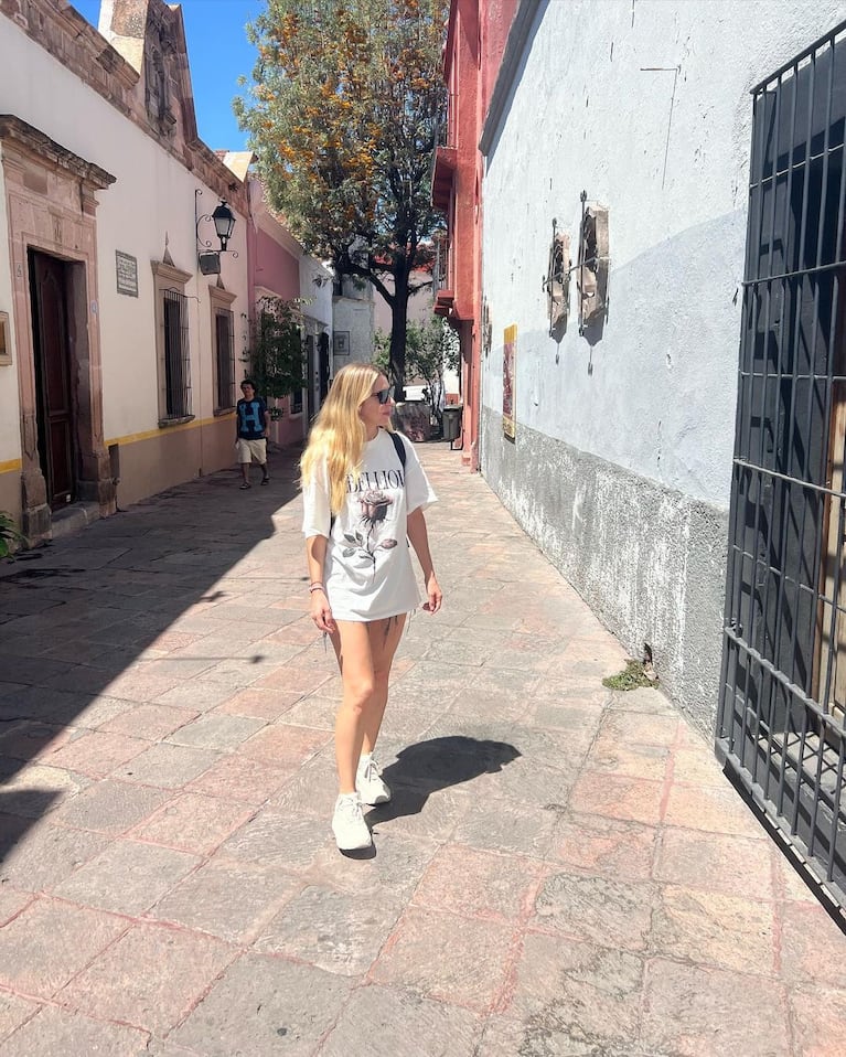 Los posteos de Flor Bertotti por su cumpleaños número 41 en plena gira por Latinoamérica (Foto: Instagram @florbertottiok)