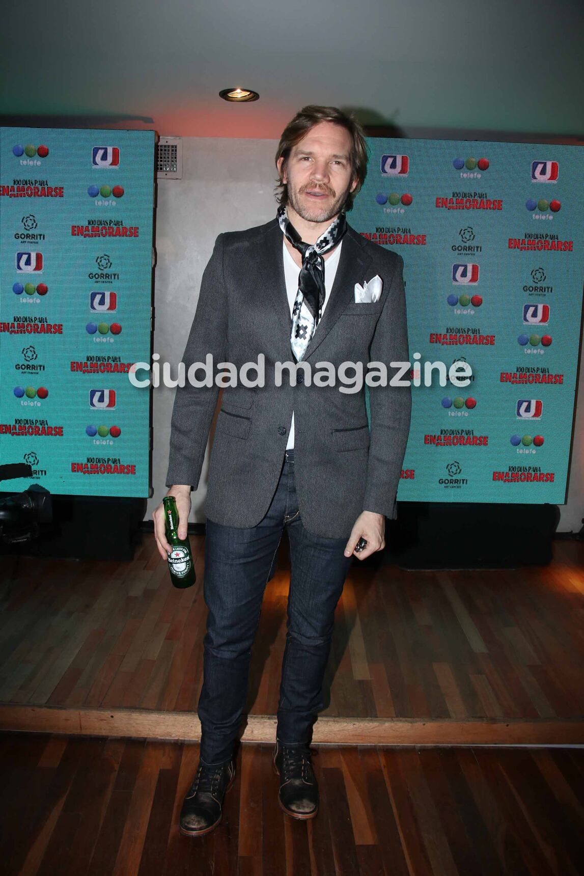 Los protagonistas de 100 días para enamorarse celebraron el éxito (Fotos: Movilpress). 