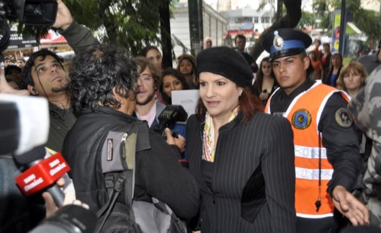 Lucía Galán, la única famosa en el casamiento de Cabré y Tobal. (Foto: Jennifer Rubio)