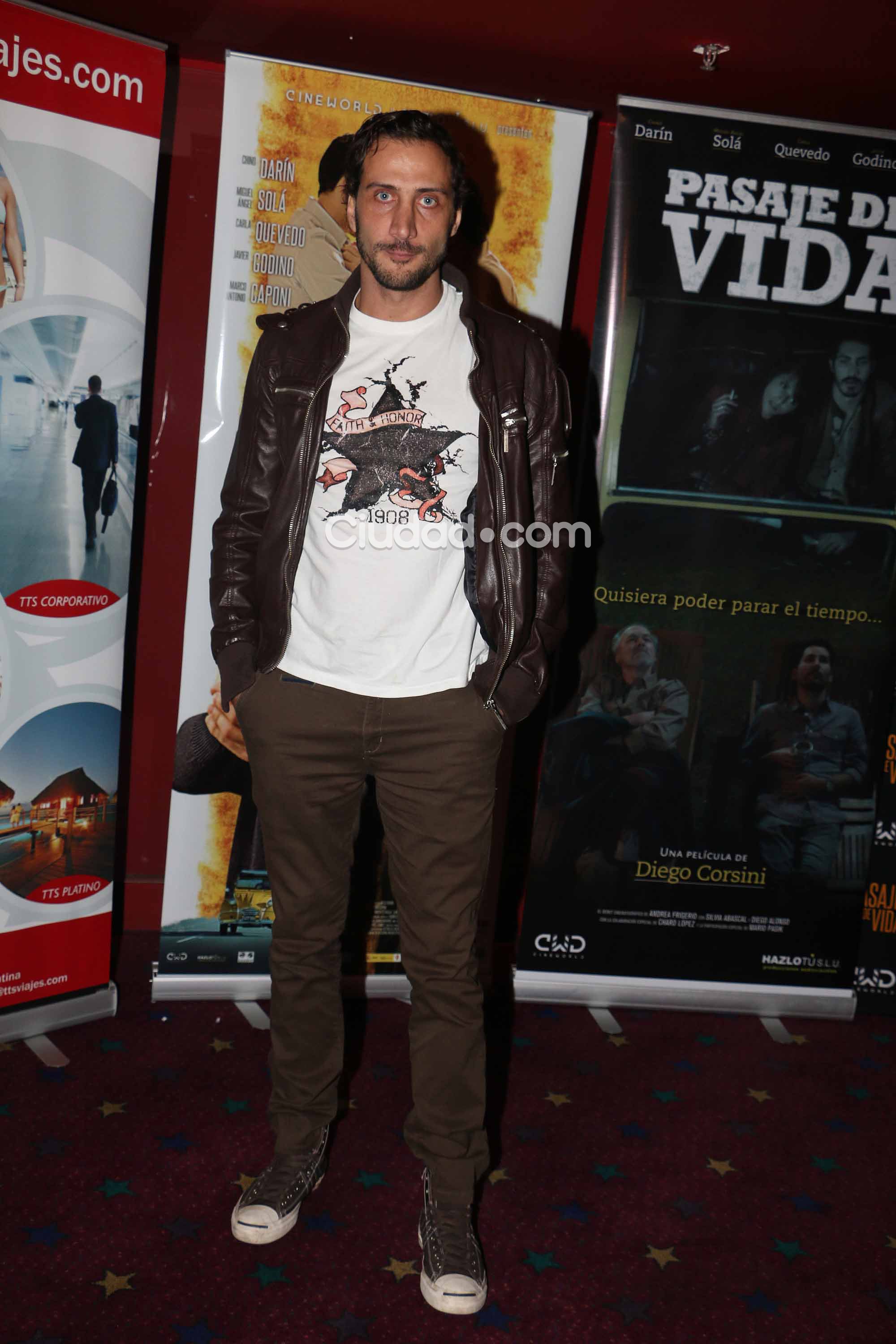 Luciano Cáceres, en la avant premiere de Pasaje de vida (Foto: Movilpress)